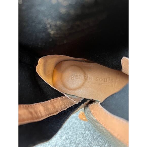 Gentle Souls by Kenneth Cole- Emily Suede Side Zip Boot Size US 7.5 - Picture 8 of 9